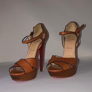 CHRISTIAN LOUBOUTIN - leather pumps (BRAND NEW)